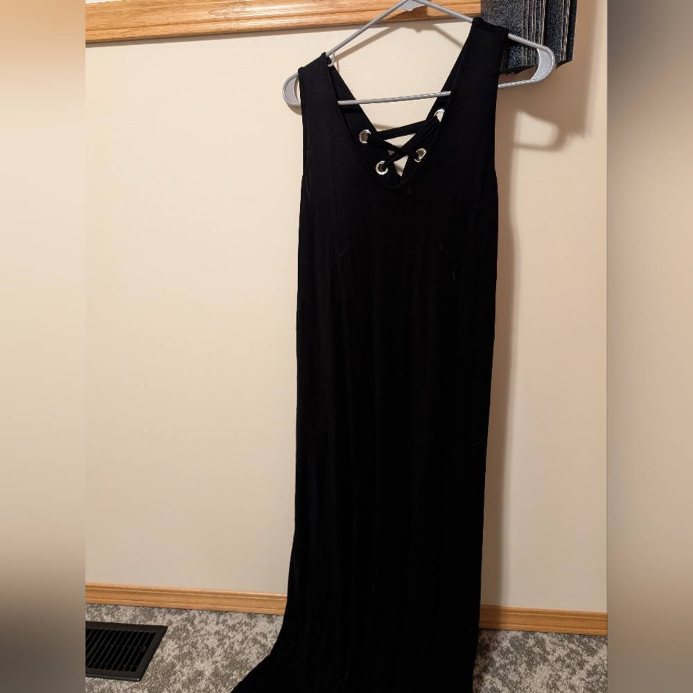 Reitmans Black Maxi Dress with Lace-Up Detail - Picture 3 of 4